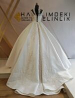 Sweetheart Neckline Embroidered Lace Satin Princess Wedding Dress - Image 5