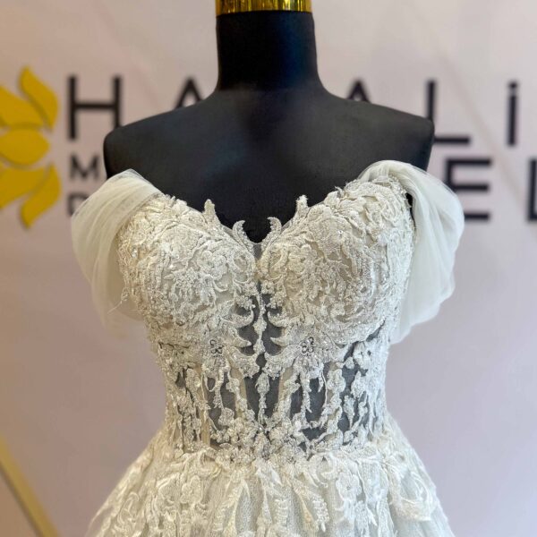 Sweetheart Neckline Transparent Body Embroidered Lace Detailed Helen Wedding Dress