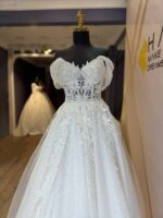 Sweetheart Neckline Transparent Body Embroidered Lace Detailed Helen Wedding Dress - Image 5