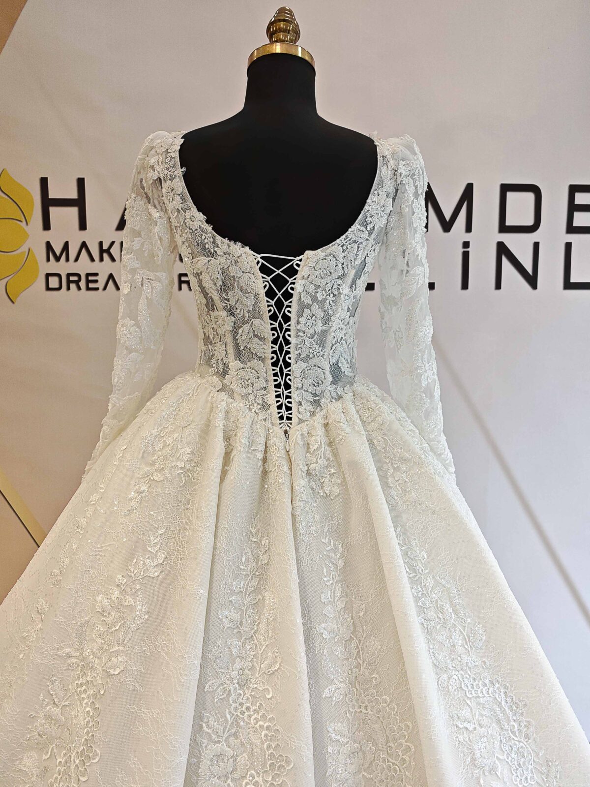 Sweetheart Neckline Long Sleeve Embroidered Lace Triangle Waist A-Line Wedding Dress - Image 2