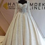 Kalp Yaka Uzun Kollu İşlemeli Dantelli Üçgen Belli A Kesim Gelinlik