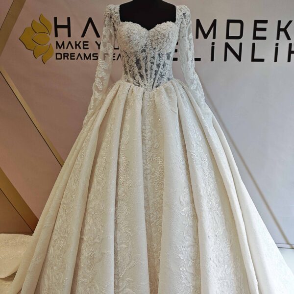 Sweetheart Neckline Long Sleeve Embroidered Lace Triangle Waist A-Line Wedding Dress