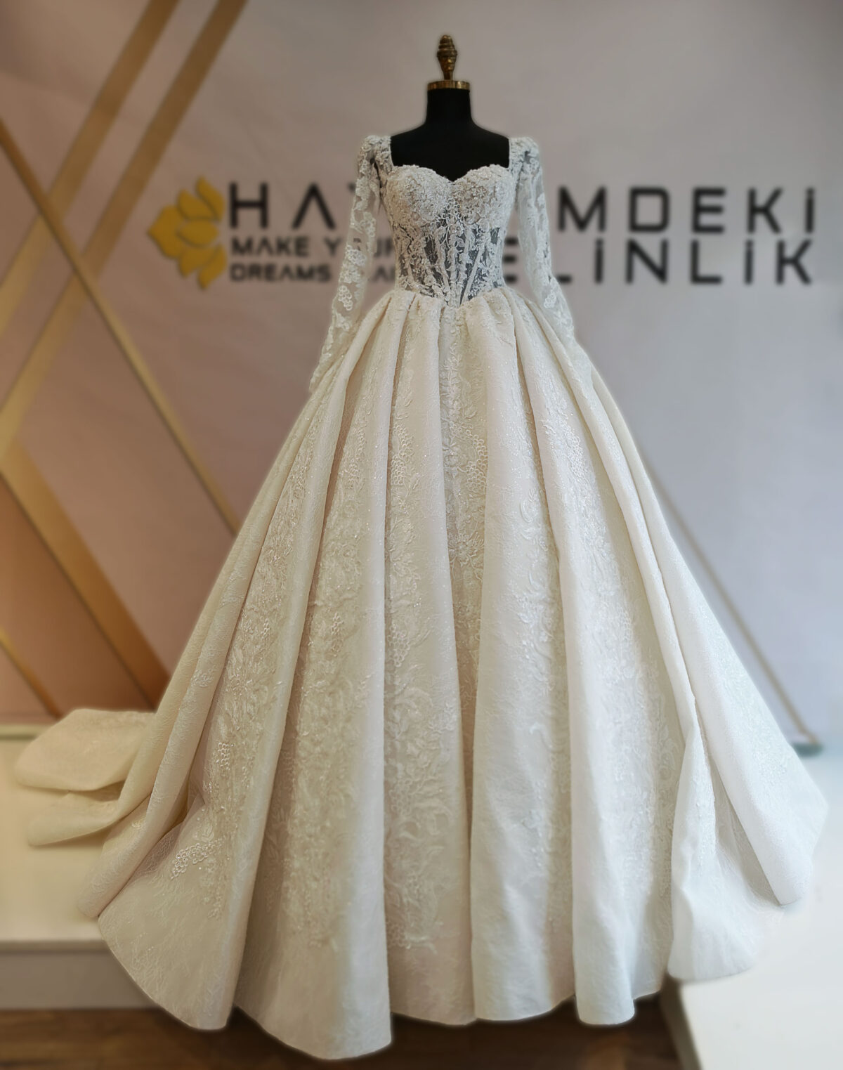 Sweetheart Neckline Long Sleeve Embroidered Lace Triangle Waist A-Line Wedding Dress - Image 4