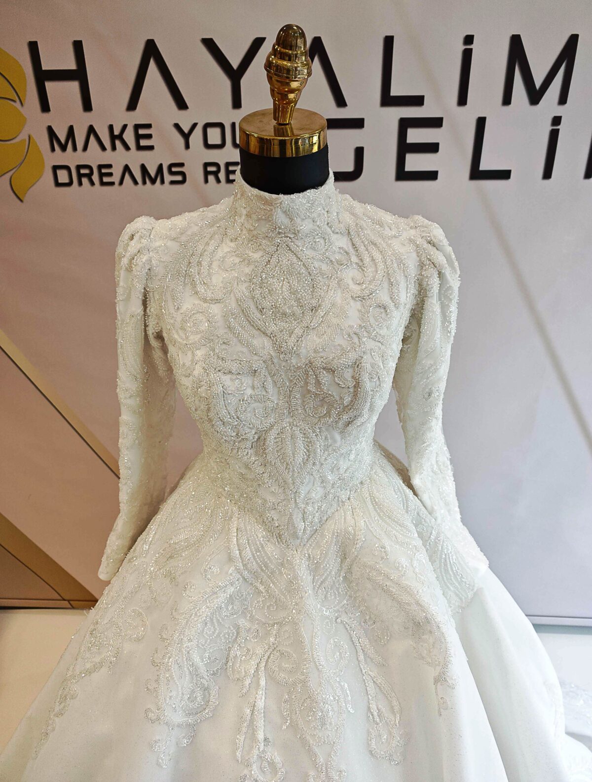 Crystal Embroidered Lace Triangle Waist Hijab A Line Wedding Dress - Image 5