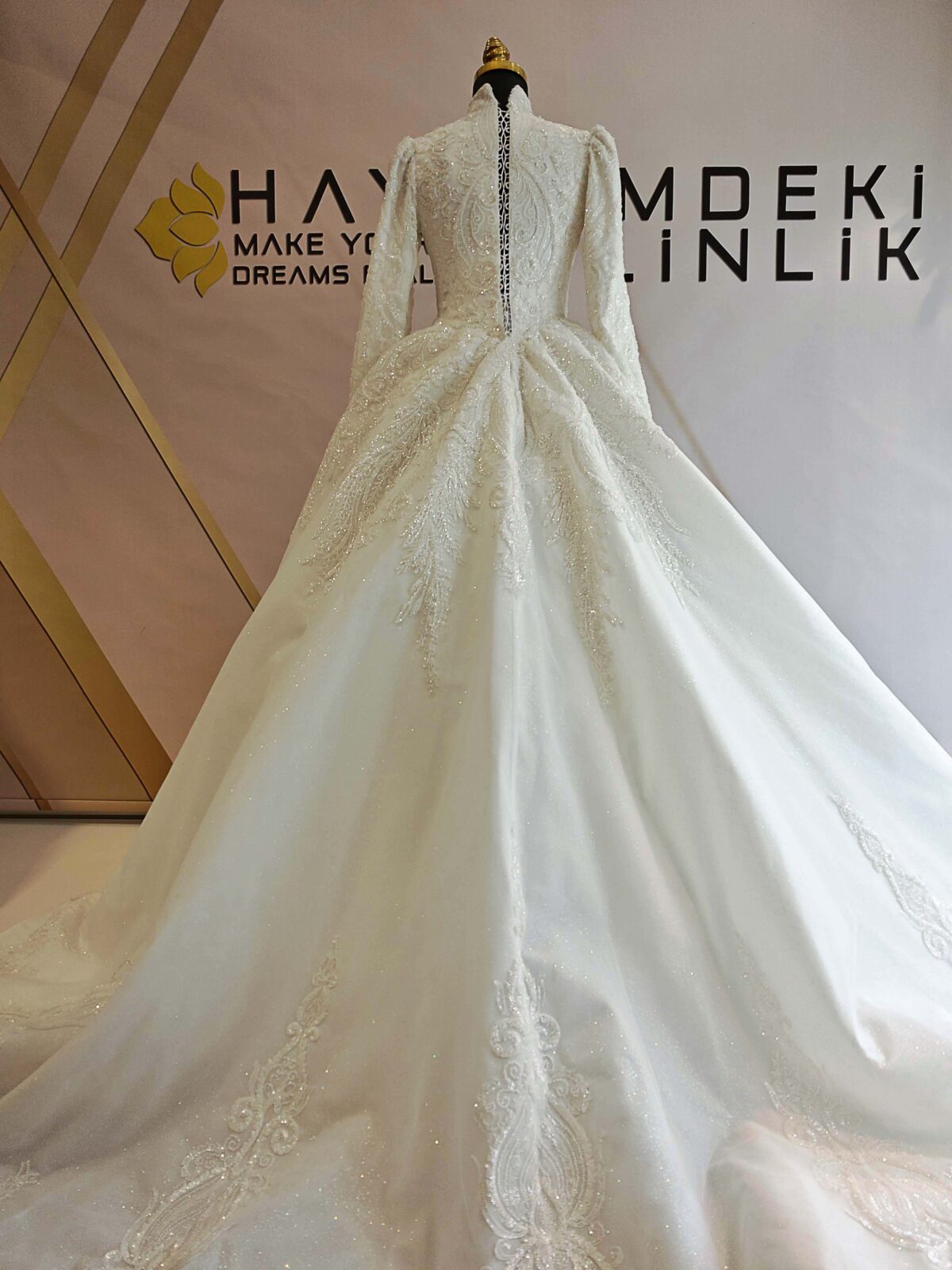 Crystal Embroidered Lace Triangle Waist Hijab A Line Wedding Dress - Image 3