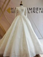 Crystal Embroidered Lace Triangle Waist Hijab A Line Wedding Dress - Image 2