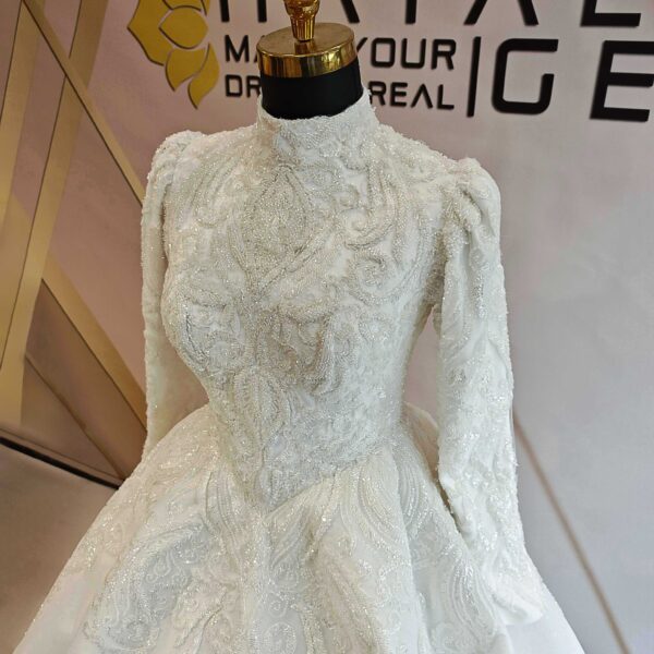 Crystal Embroidered Lace Triangle Waist Hijab A Line Wedding Dress