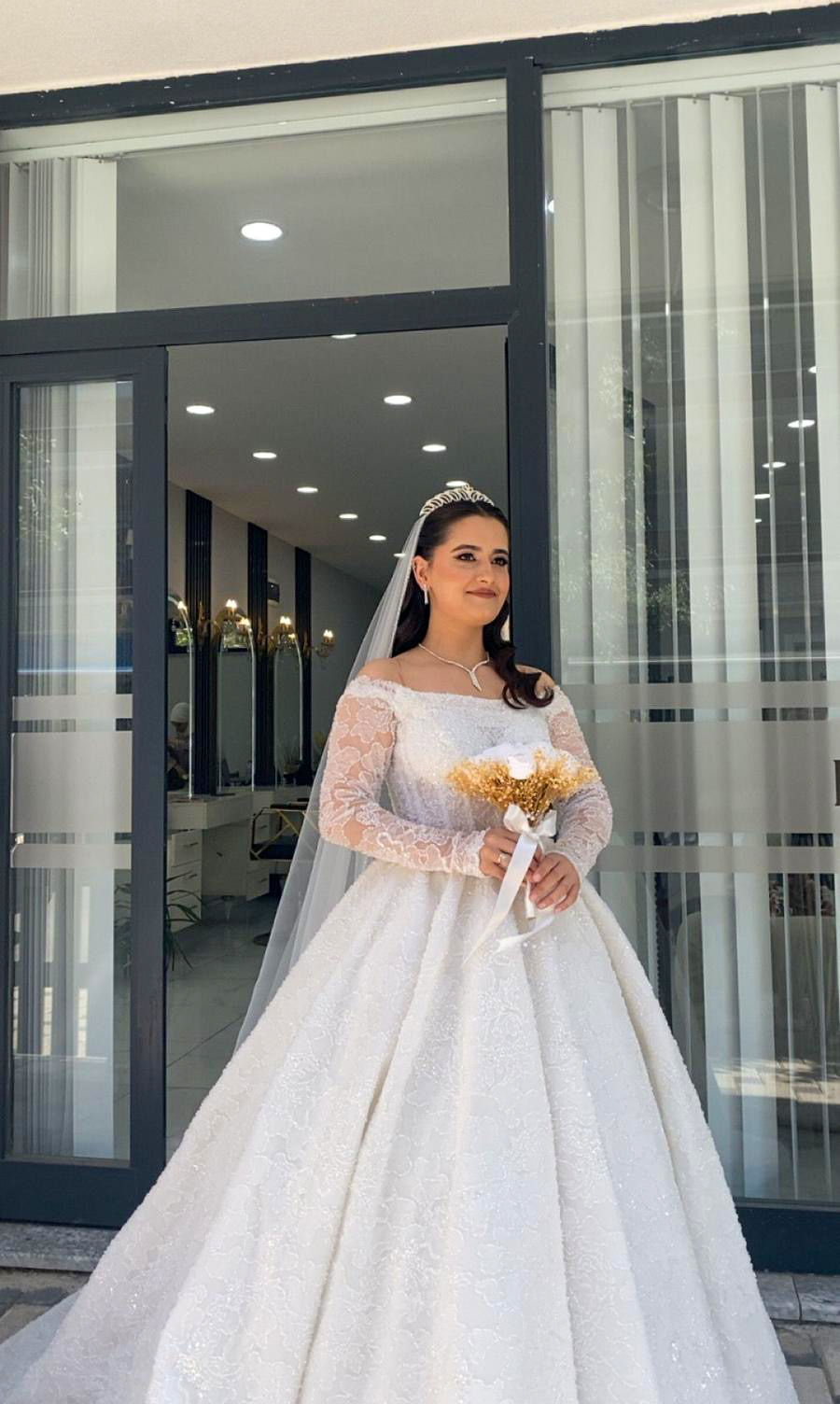 Lez Dantel Tul Saten Duz Yaka Uzun Kollu Hacimli A Kesim Gelinlik | HG Gelinleri