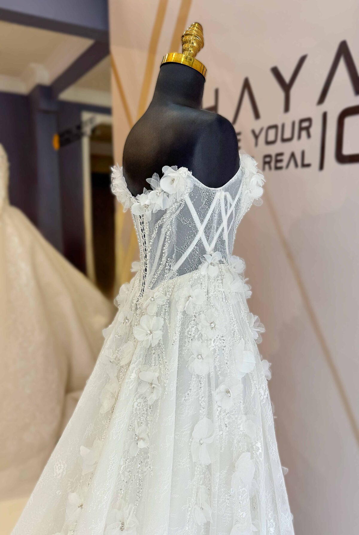 Transparent Size Three-Dimensional Floral Pearl Embroidered Lez Lace Strapless Helen Wedding Dress - Image 2