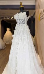 Transparent Size Three-Dimensional Floral Pearl Embroidered Lez Lace Strapless Helen Wedding Dress - Image 6