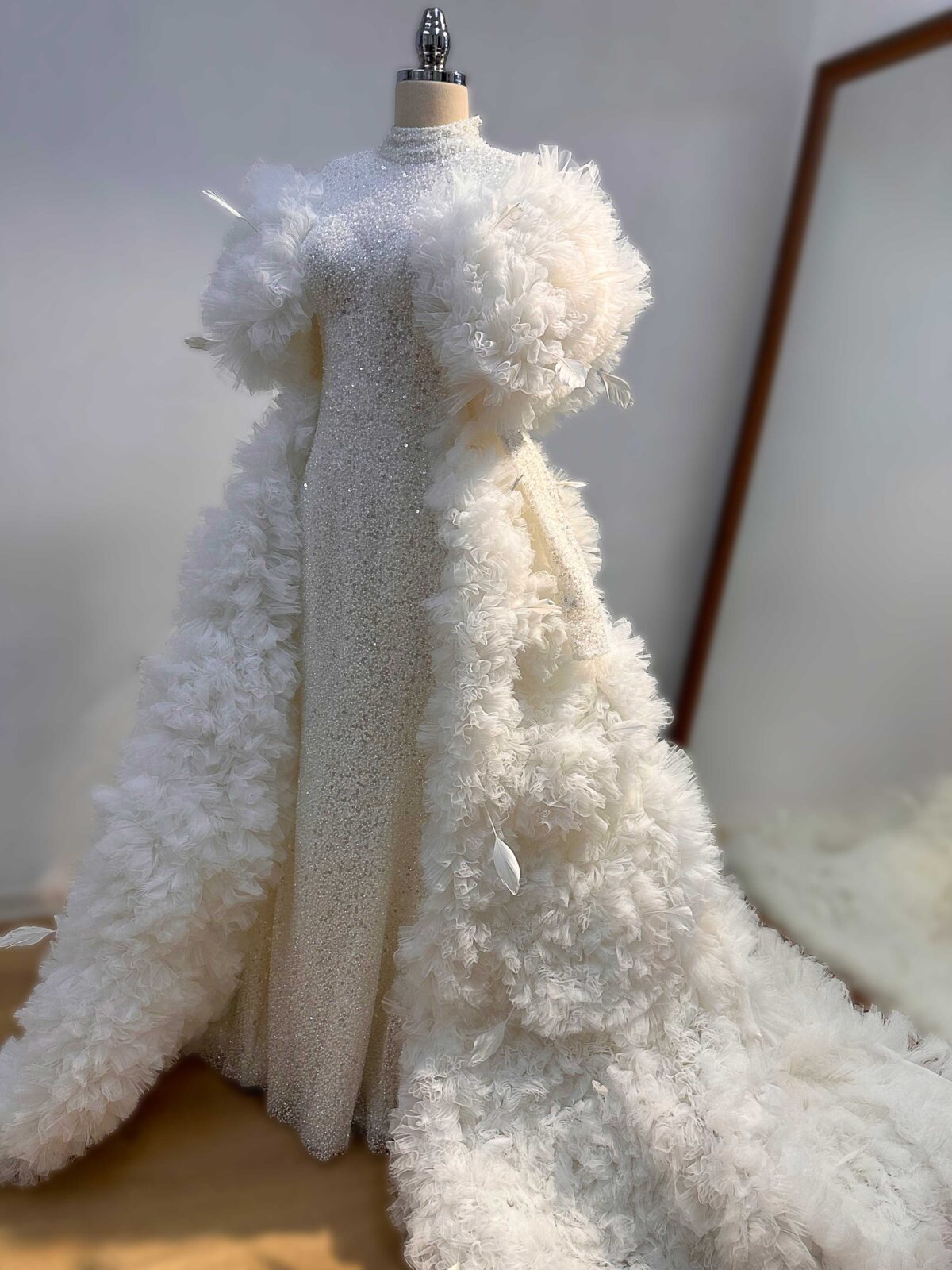 Long Sleeve Lez Lace Cape Detailed Hijab Slim Fit Mermaid Wedding Dress - Image 4