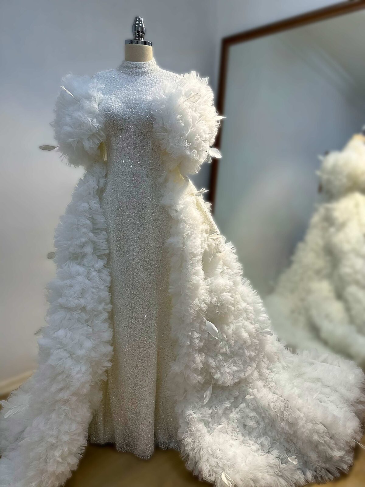 Long Sleeve Lez Lace Cape Detailed Hijab Slim Fit Mermaid Wedding Dress - Image 5