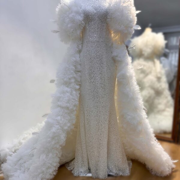 Uzun Kol Lez Dantel Pelerin Detaylı Tesettür Dar Kesim Balık Gelinlik