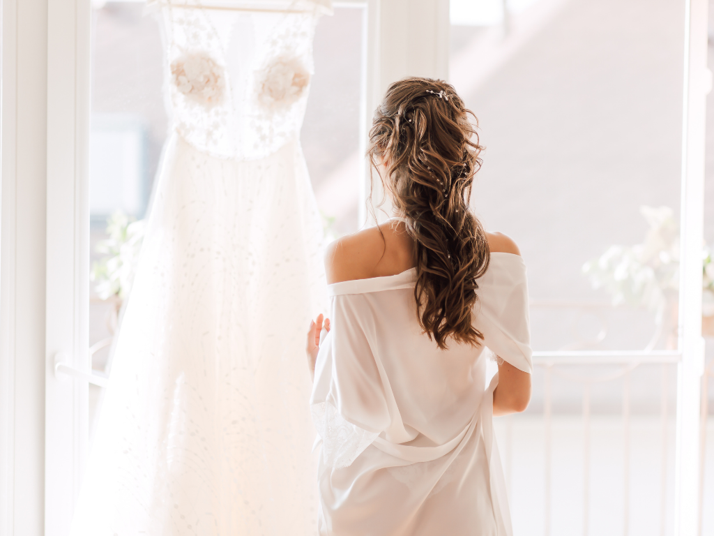 e 8 | Rüyada Gelinlik Giymek Ne Anlama Gelir?