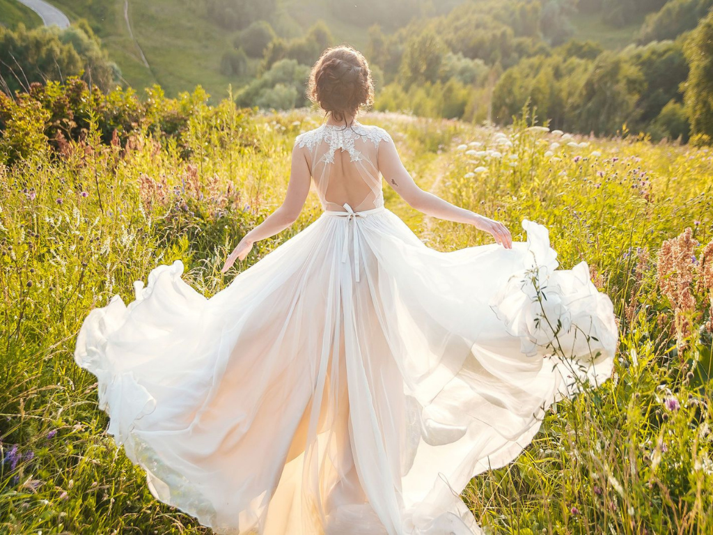 e 20 | Büyük Beden Gelinlik Seçerken Nelere Dikkat Edilmeli?