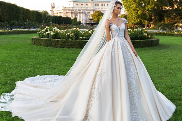 Kısa Boylu Gelinler İçin Gelinlik Seçimi | En Uygun Modeller