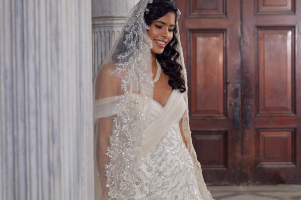 Geniş Omuzlu Gelinler İçin Gelinlik Seçimi | En İyi Modeller