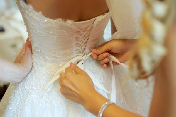 Gelinlik Denemeye Giderken Nelere Dikkat Edilmeli? | Rehber